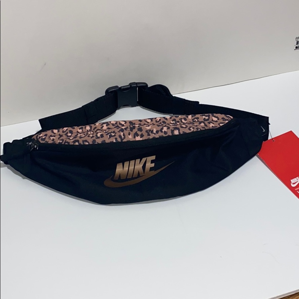 NWT Nike Fanny pack